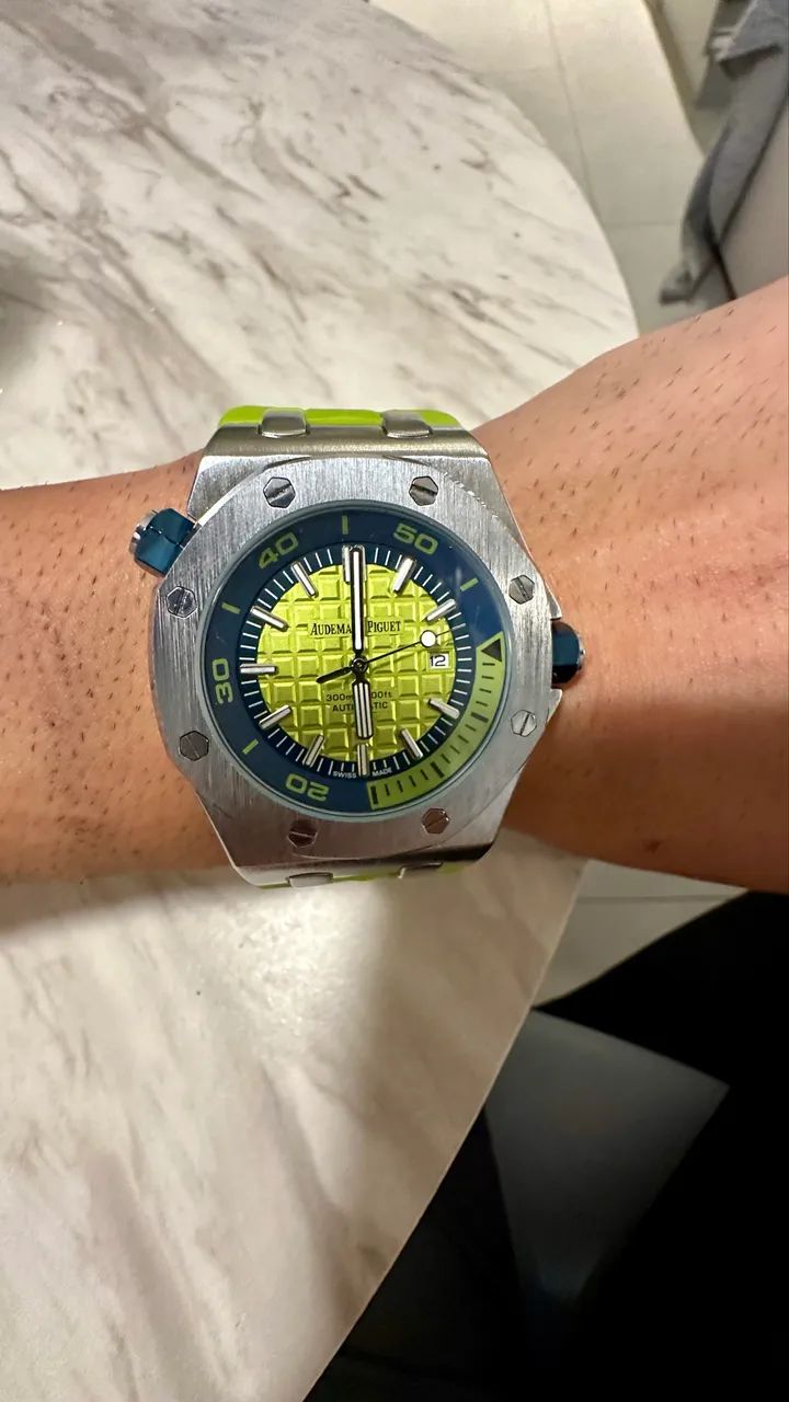Audemars Piguet Royal Oak Offshore Diver 42 mm  - Foto 2