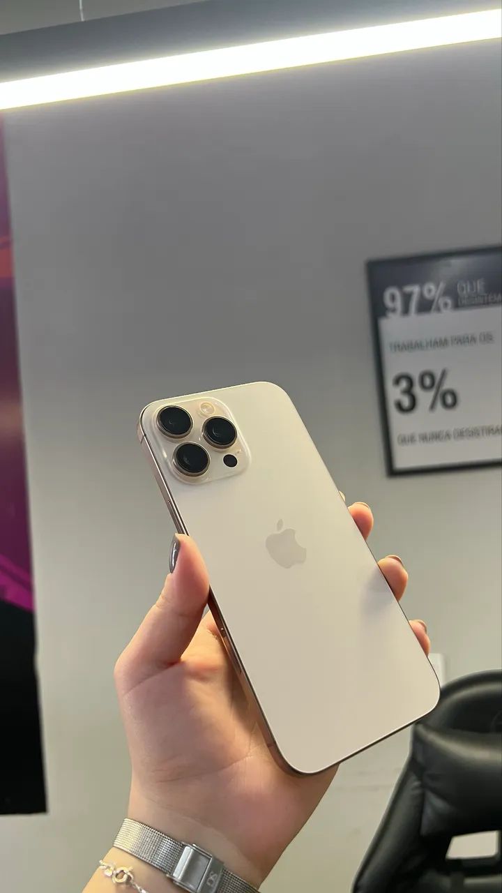 iPhone 16 Pro Max original um ano de uso 