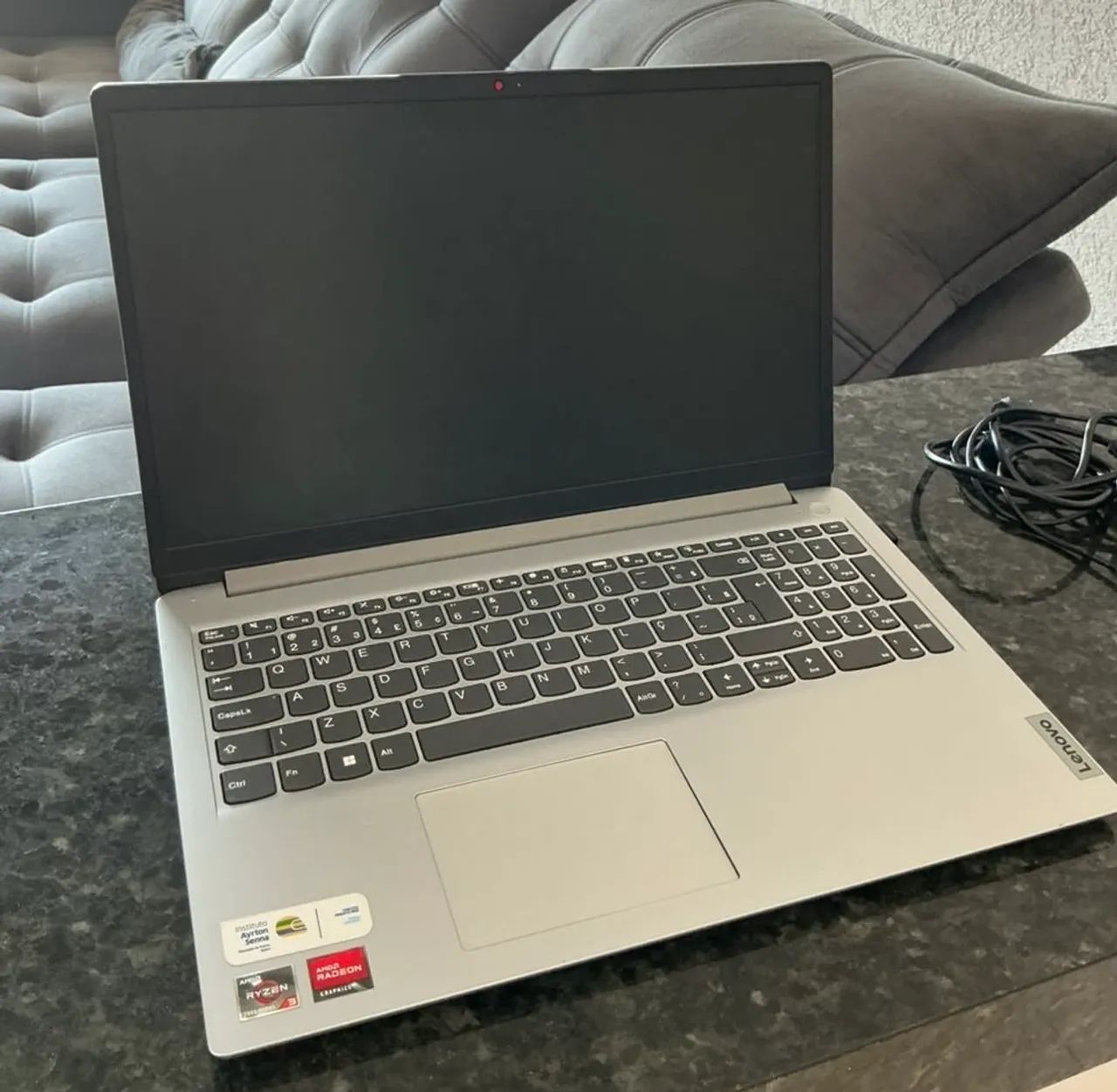 Notebook Lenovo Ryzen 3 7320U - Foto 3