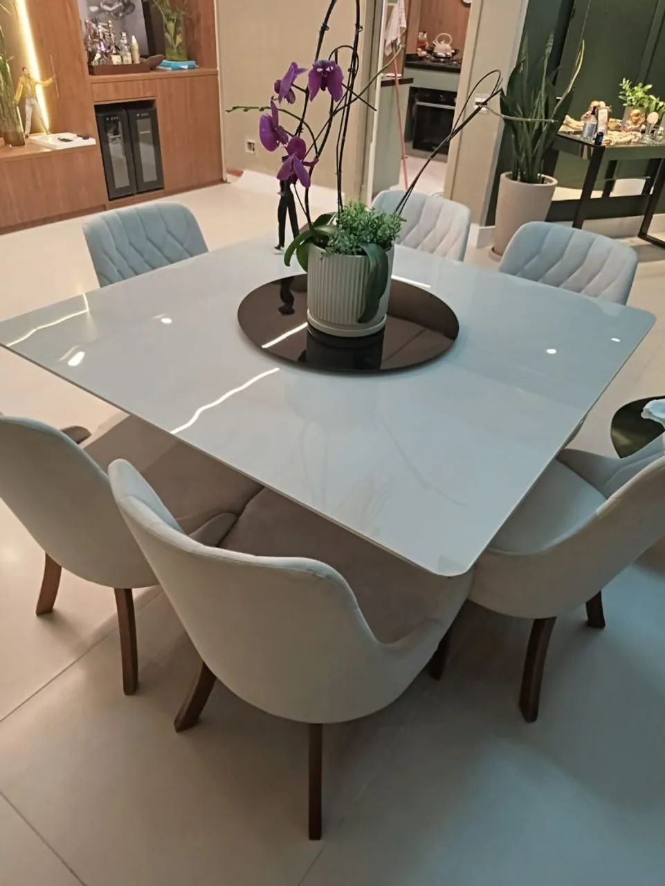 Conjunto de mesa com 6 cadeiras