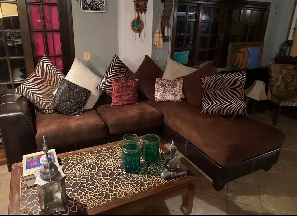 Sofá com mesa