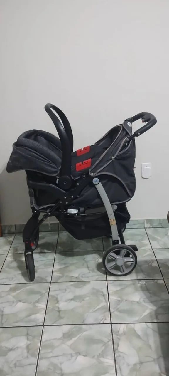 Carrinho de Bebê Módulo- com defeito na trava traseira