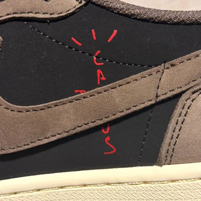 Tênis Air Jordan 1 Low Travis Scott Dark Mocha - Calçados