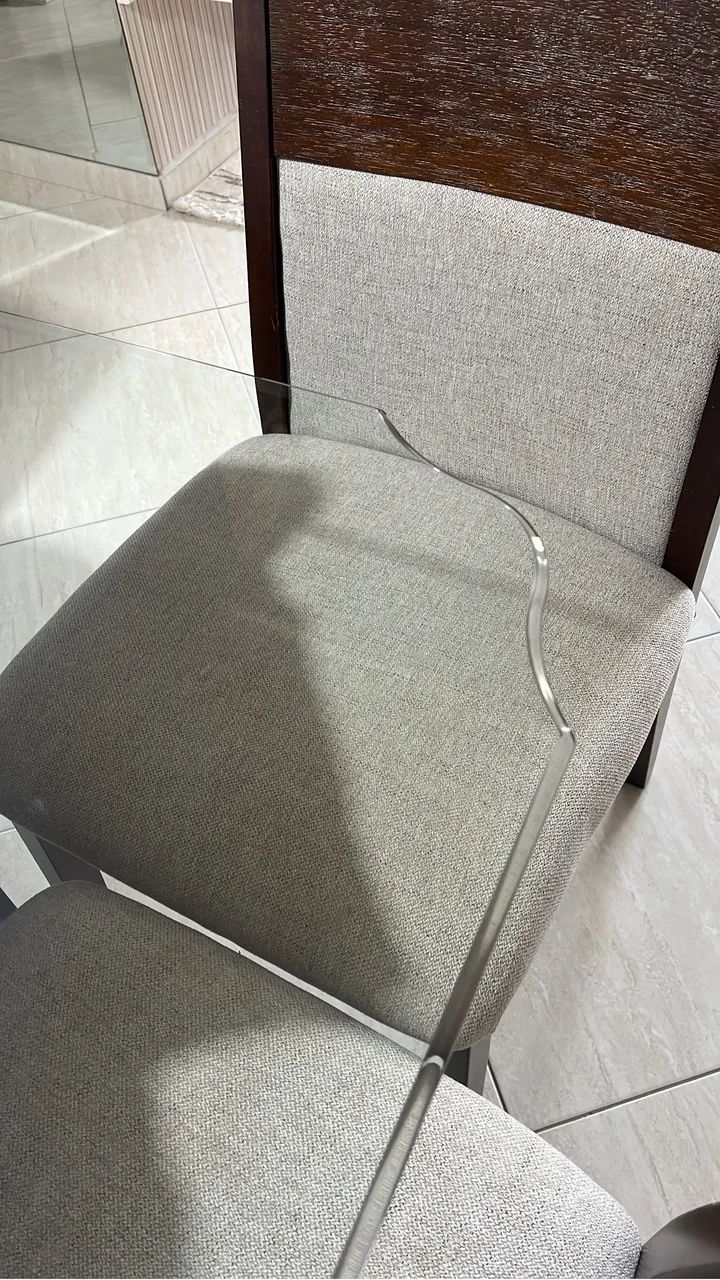 Mesa com cadeiras - Foto 2