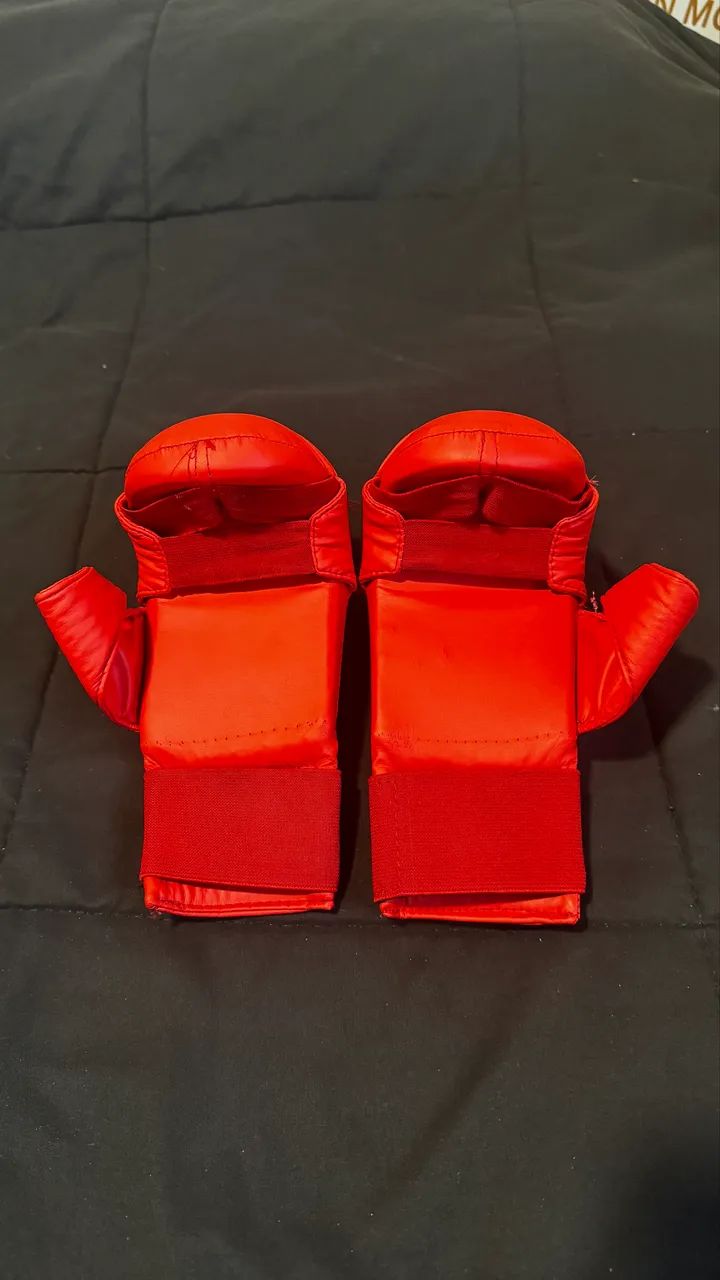Luvas Fheras para Artes Marciais - Vermelhas - Excelente Estado - Foto 2
