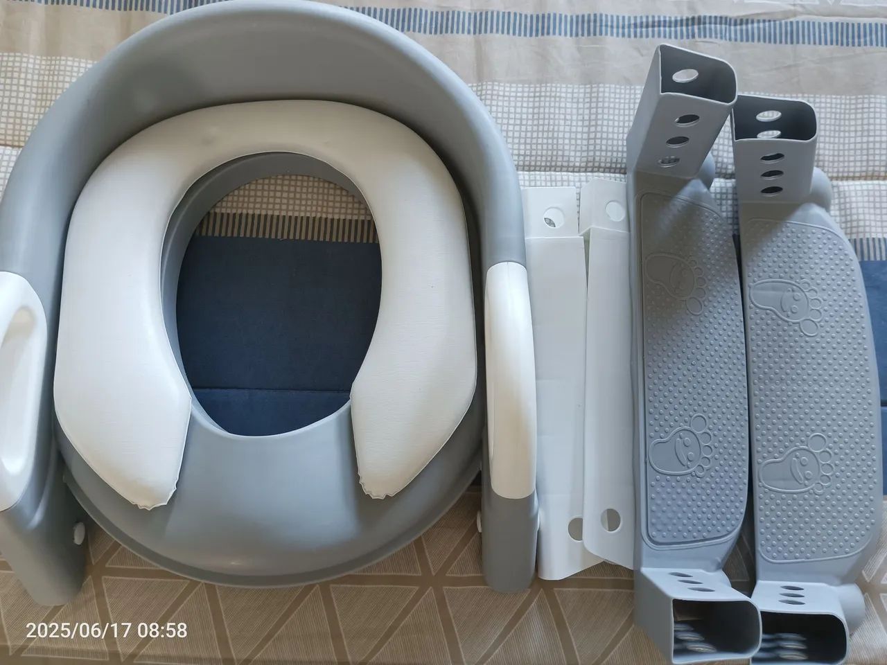 ASSENTO REDUTOR INFANTIL COM ESCADA - NOVO E COMPLETO - Foto 3