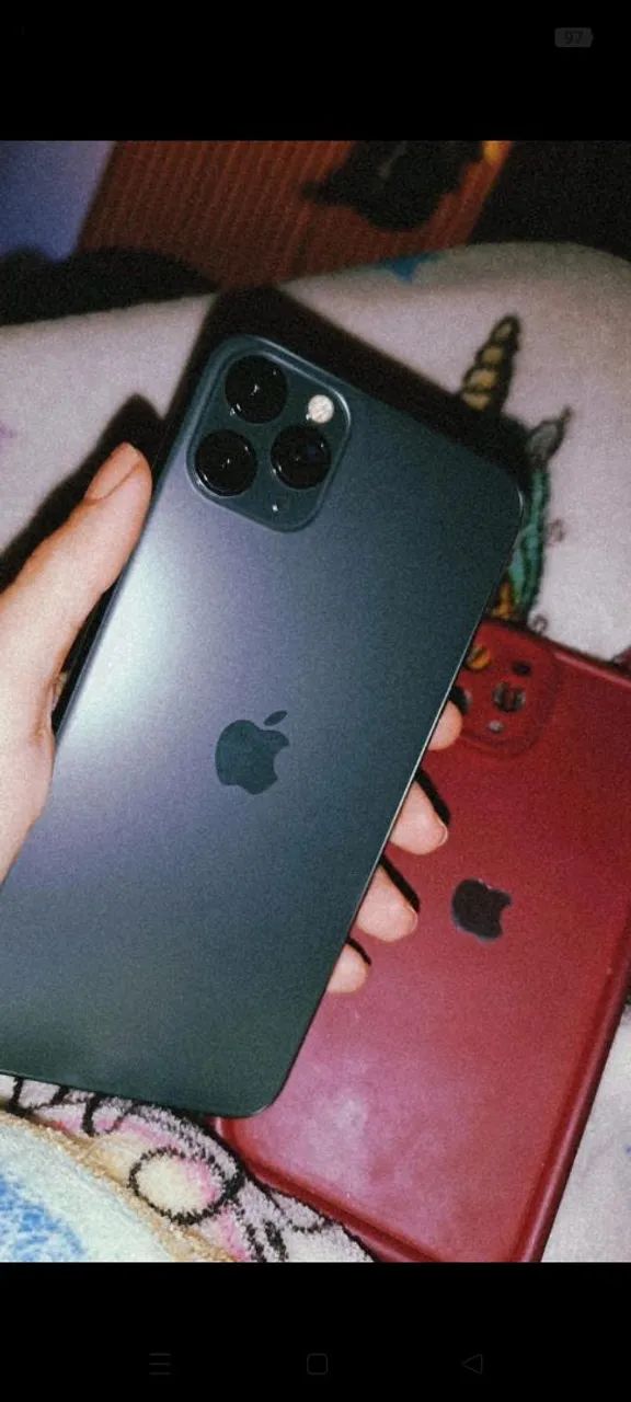 Vendo iPhone 11 Pro Max 256g novinho sem marcas de uso