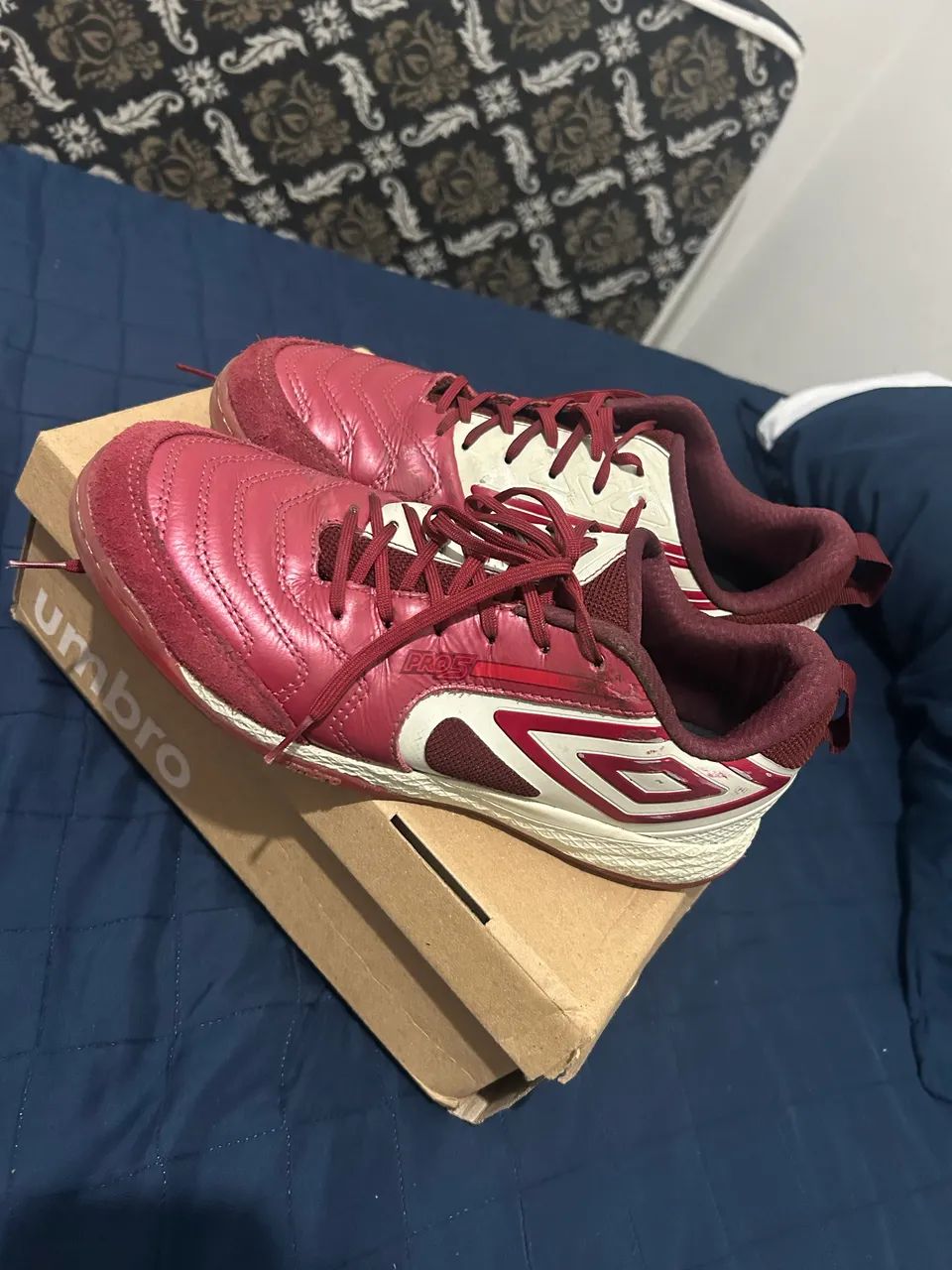 Umbro pro 5 cherry 