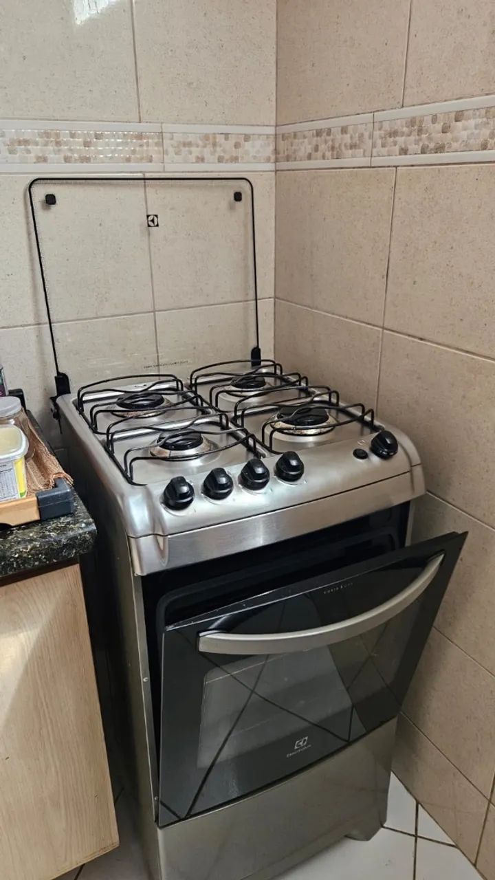 (((( OFERTA )))) Fogão 4 bocas Electrolux inox usado  - Foto 6