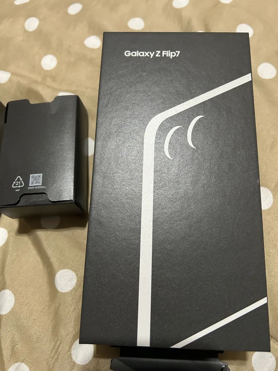 Celular Galaxy Z Flip7 - Novíssimo  - Foto 5