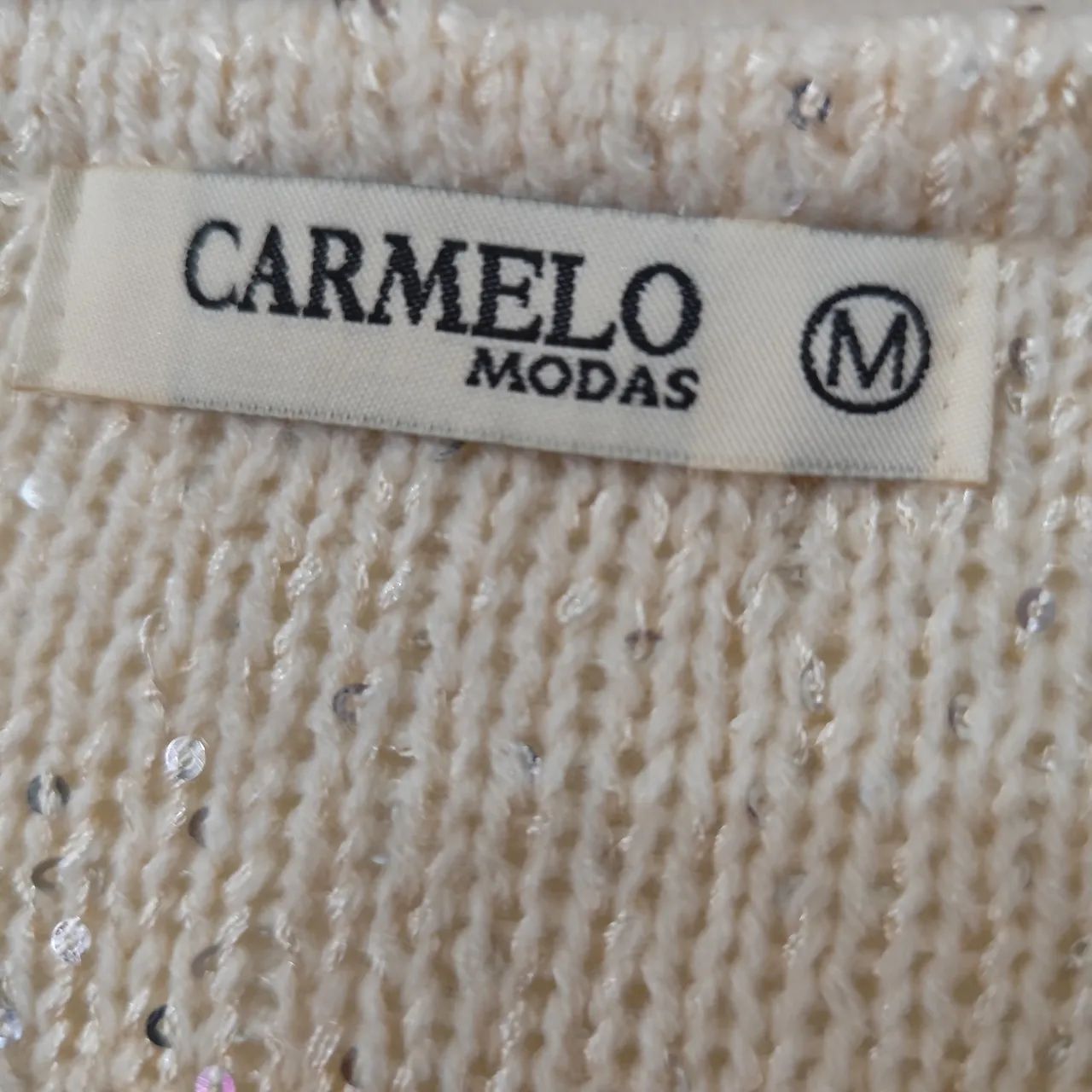 Blusa Tricô Off White Com Pérolas E Brilho Carmelo Modas M - Foto 3
