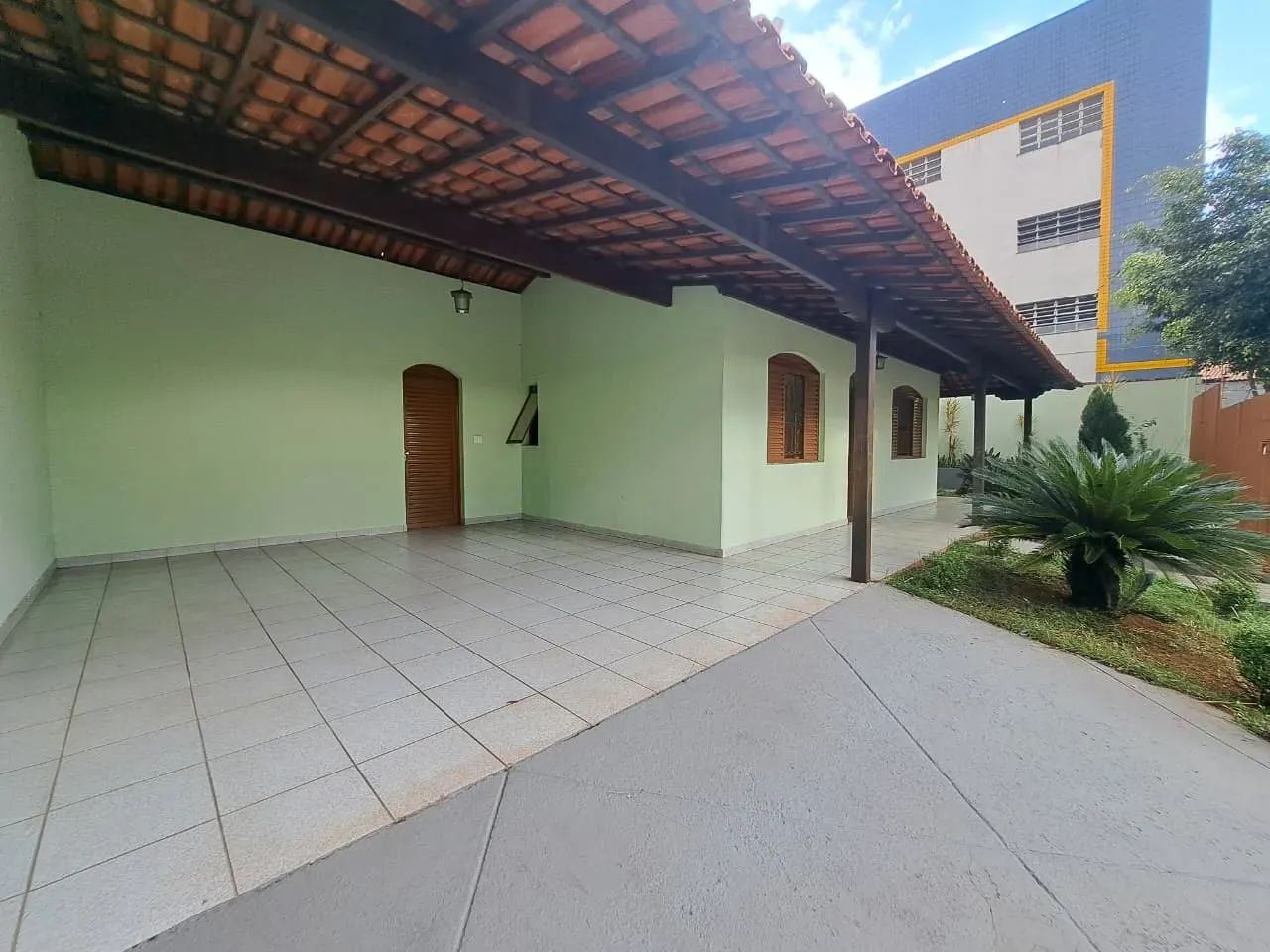 Casa comercial para alugar em Ibirité!