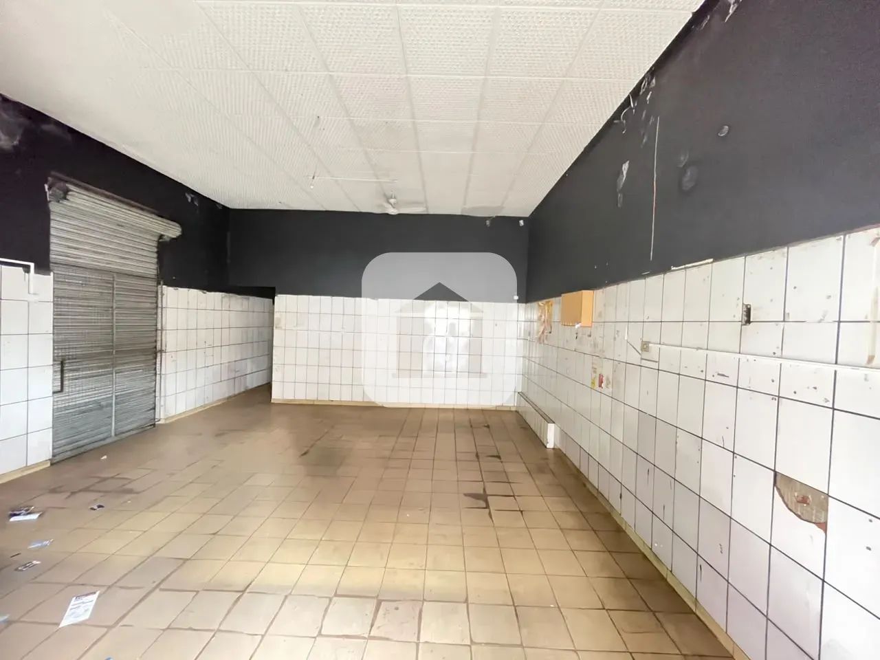 Cômodo comercial com 50m² para locação no bairro Osvaldo Rezende - Foto 3