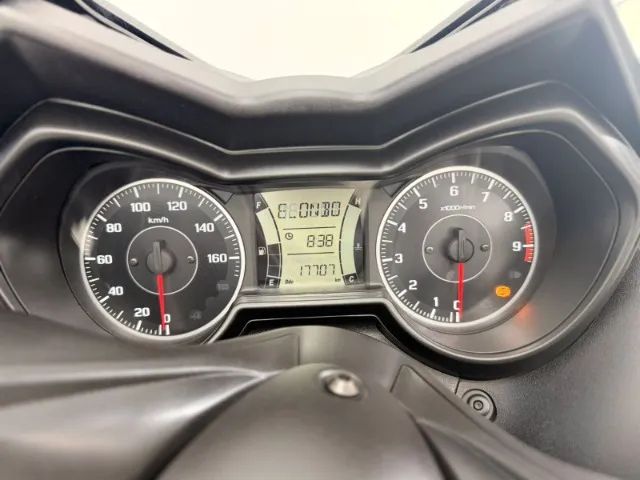 Yamaha Xmax 250 2024 - Foto 5