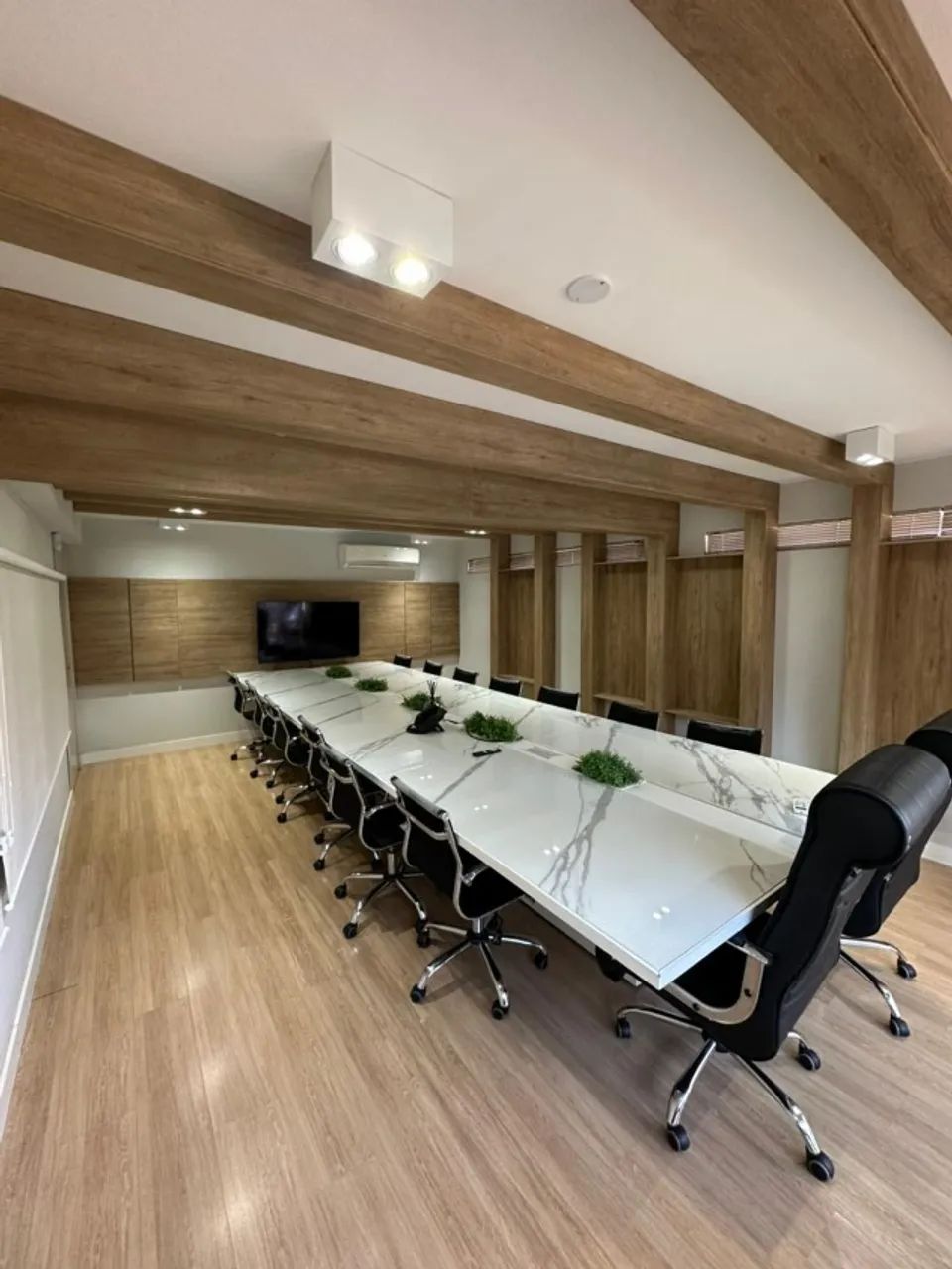 SALA COMERCIAL ZONA 05 | 5-6 PESSOAS | MOBILIADA | SEM FIADOR - Foto 3