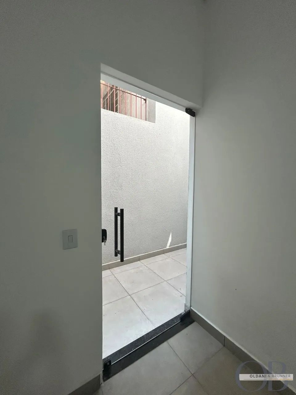 SALA COMERCIAL NO CENTRO DE UBATUBA - Foto 2
