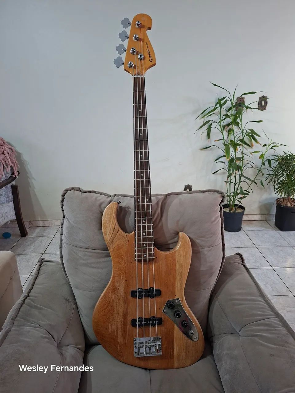 Contrabaixo Giannini GB 100