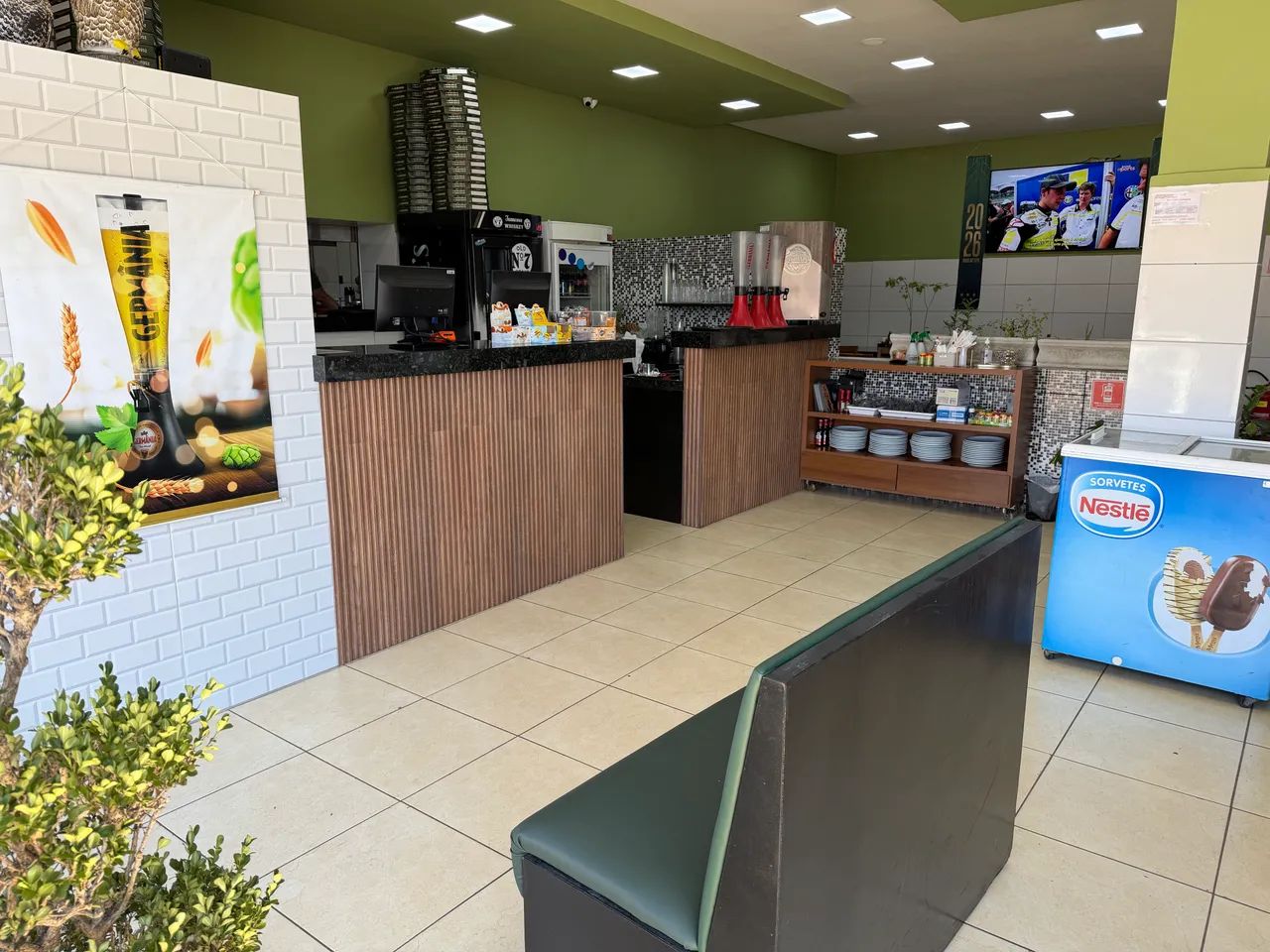Vendo ponto comercial - Restaurante e Pizzaria em Avenida movimentada