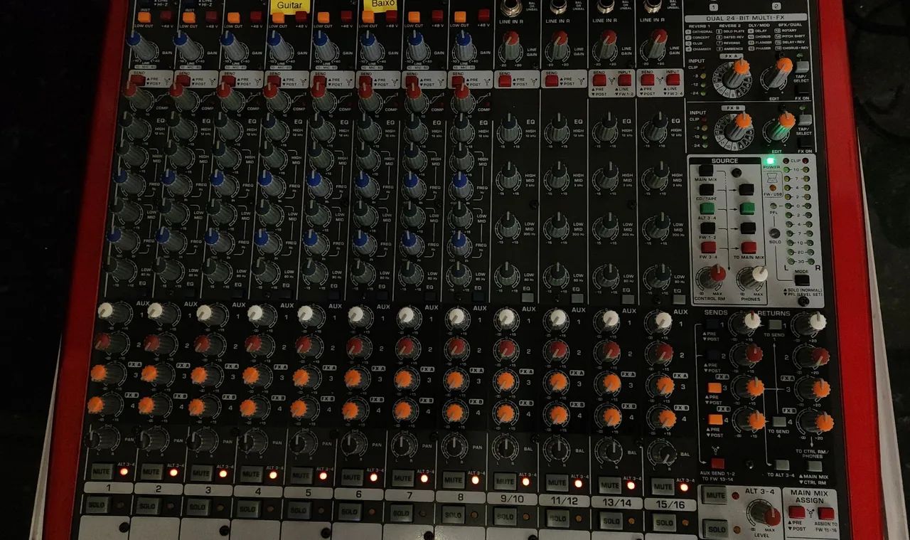 Mesa de som Behringer UFX1604 Multipista - Foto 4
