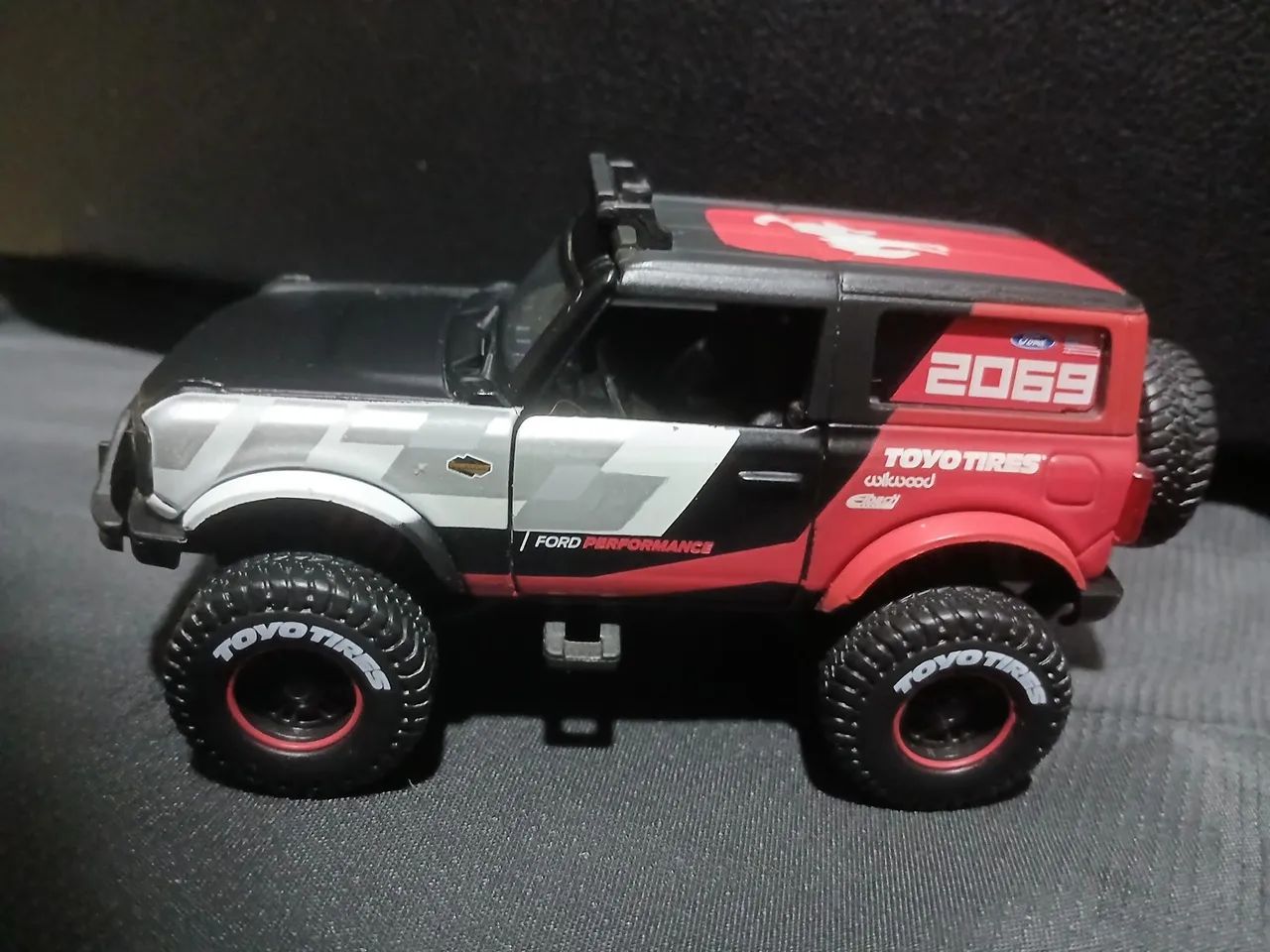 Miniatura ford bronco 2021 maisto - Foto 2