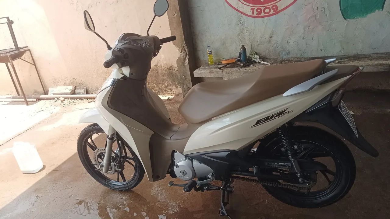 Vendo essa BIZ EX 2022 , peço bom,  - Foto 3