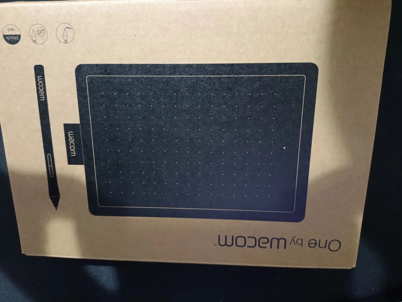 Mesa digitalizadora One By Wacom CTL472, Pequena, Pen LP-190K, Preto e vermelho 