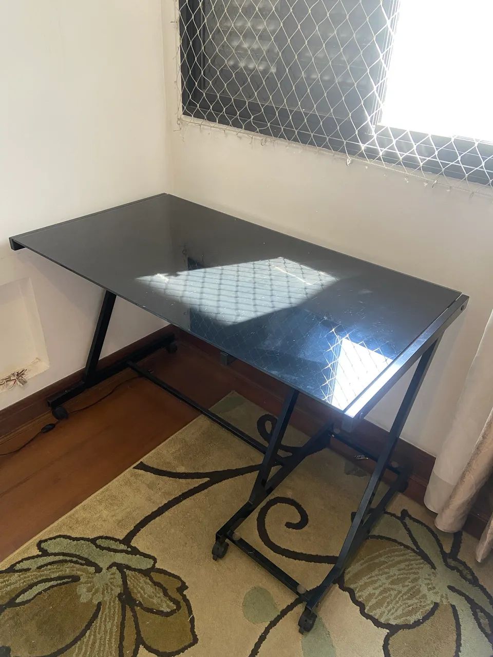 Mesa de Escritório Moderna em Vidro e Metal - Foto 2