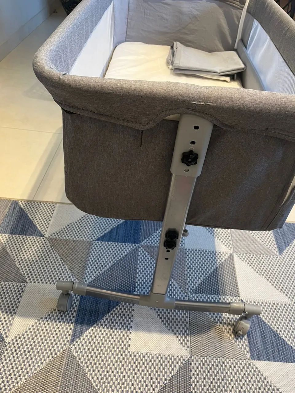 Berço portátil kababy usado - Foto 5