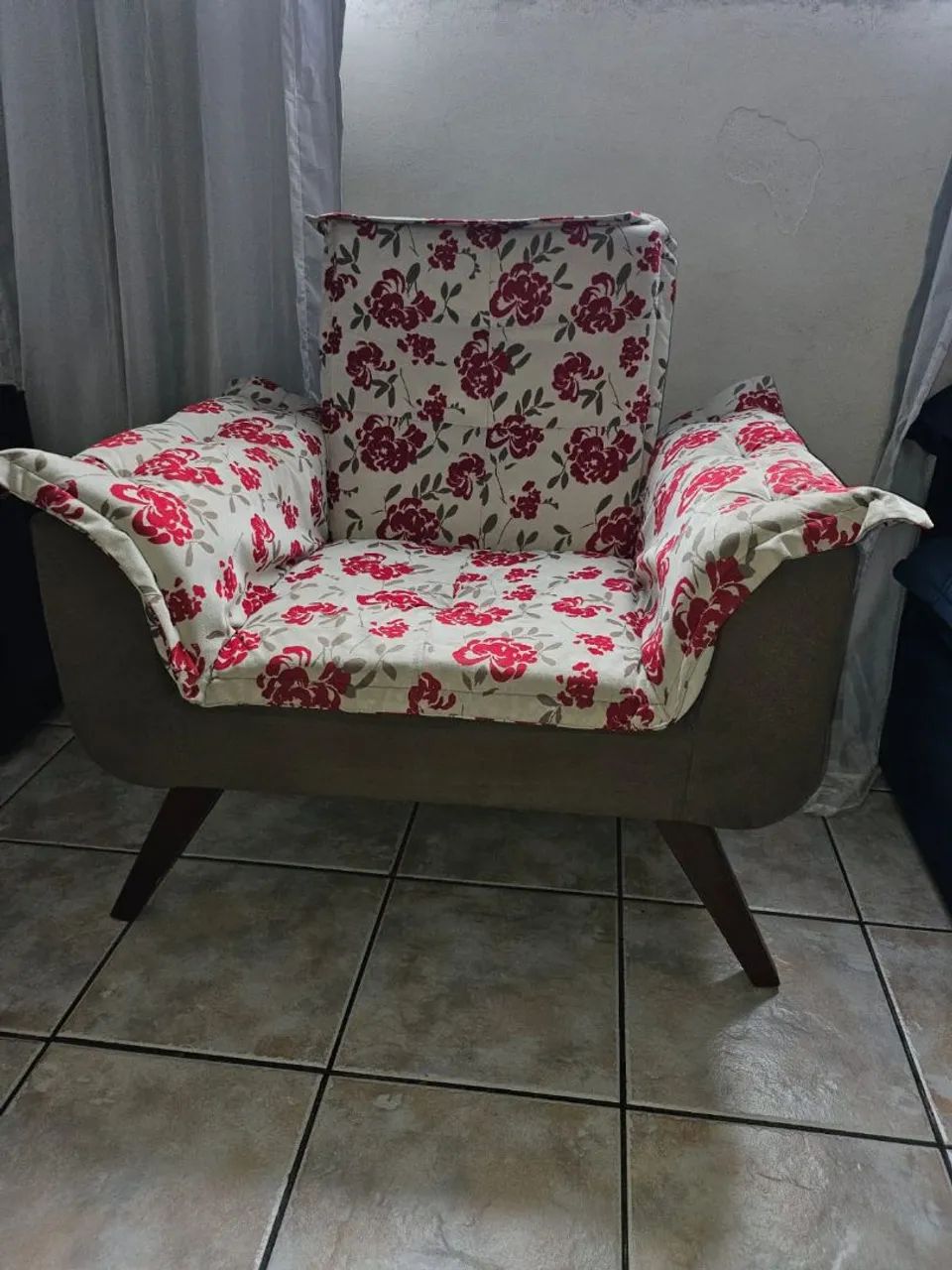 Poltrona decorativa suede estampada