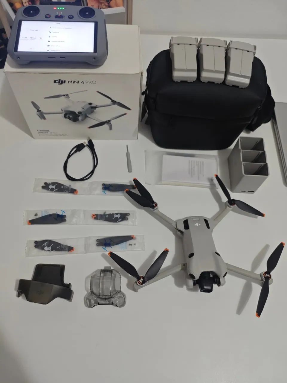 DJI MINI 4 PRO FLY MORE COMBO