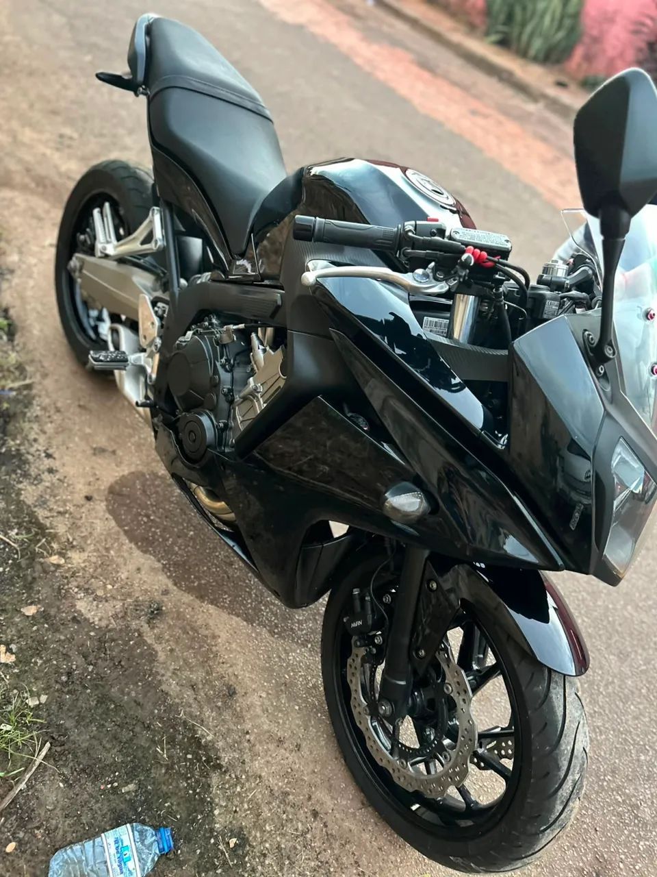 Cbr com manual e chave reserva
