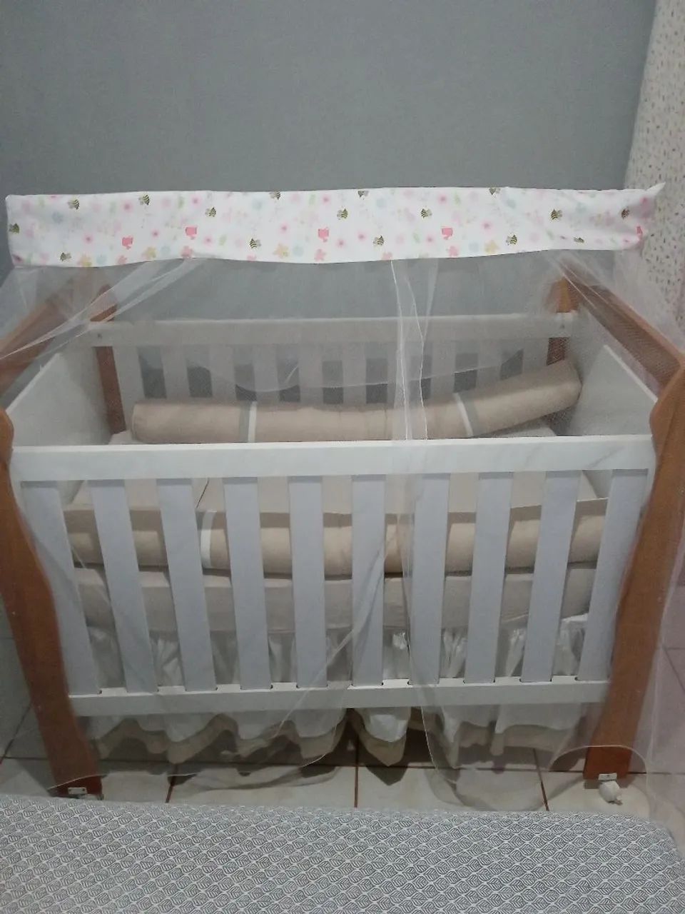 Berço com Colchão e Mosqueteiro 