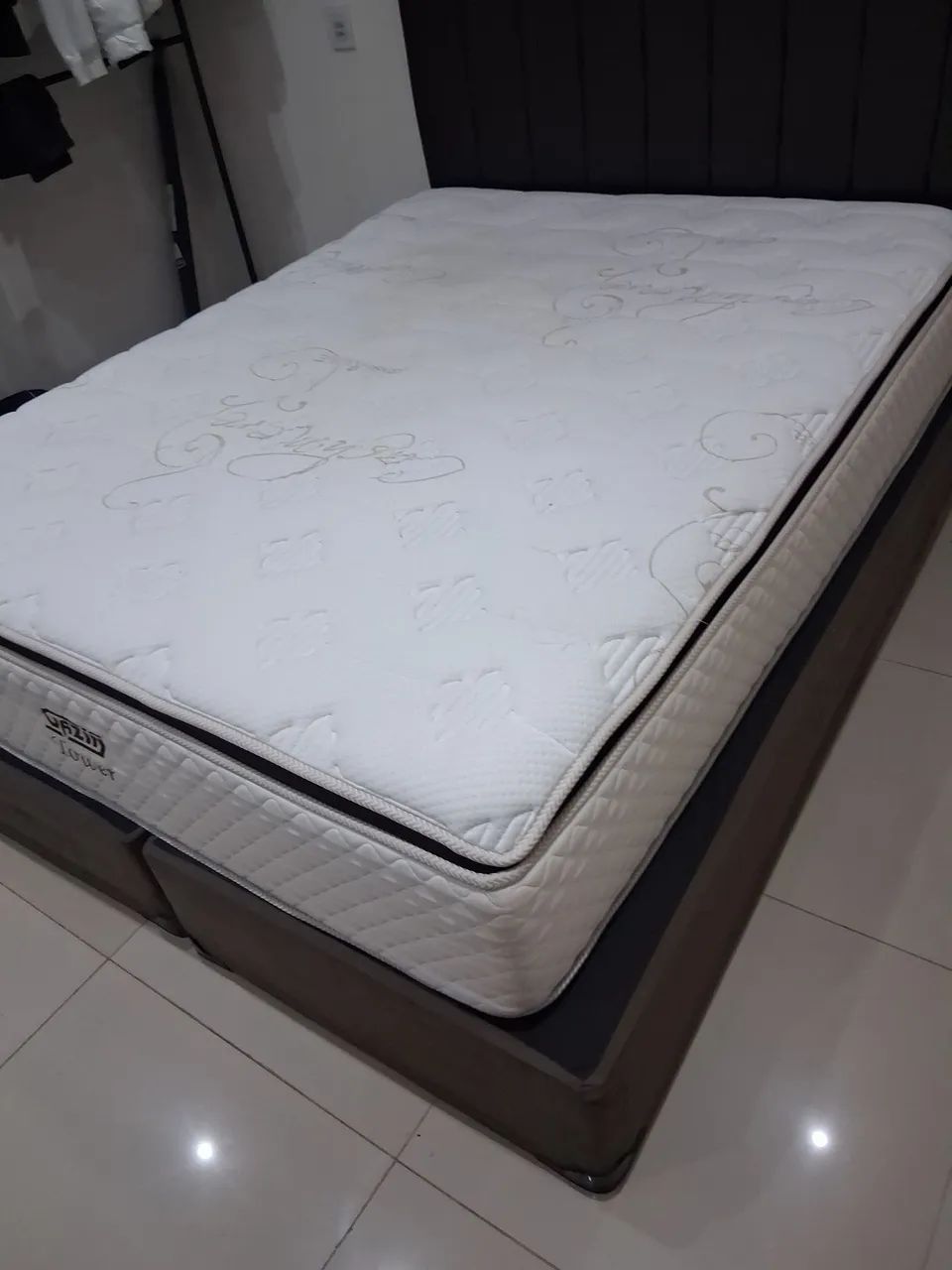 Cama Queen Size mola