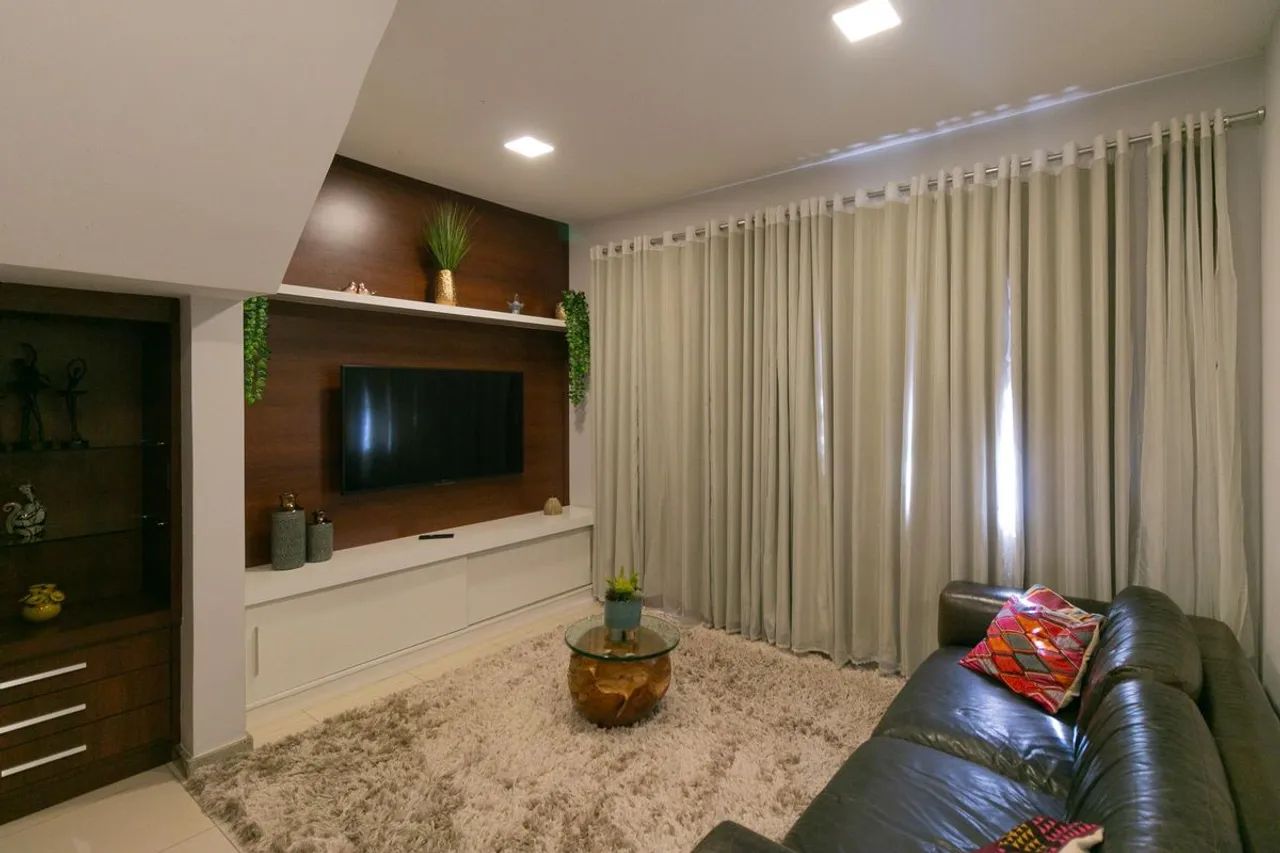 Casa à Venda - Floramar, 3 Quartos, 350 m2