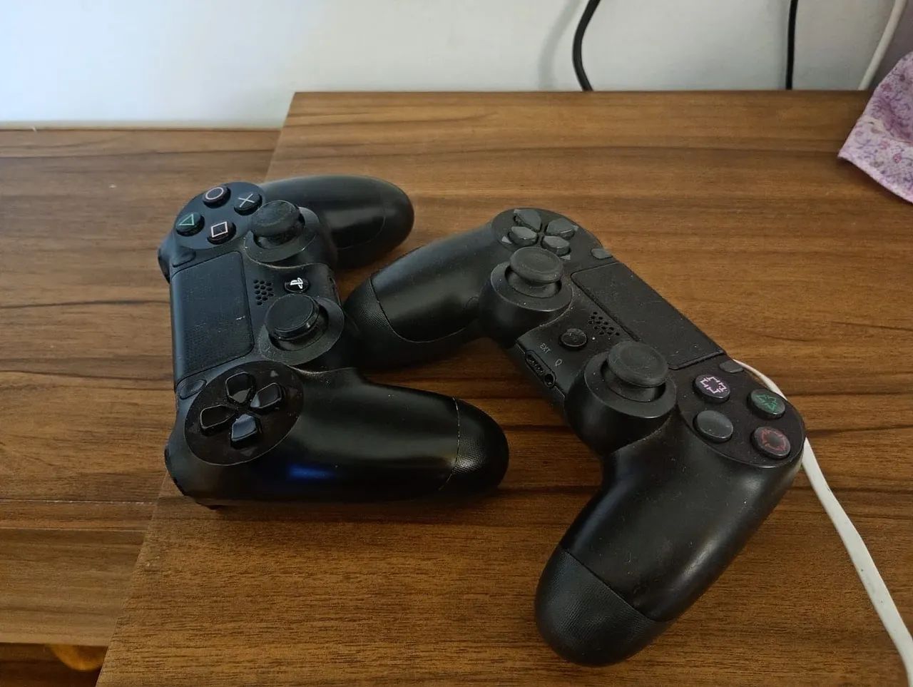 PS4 com controles e jo5 - Foto 5