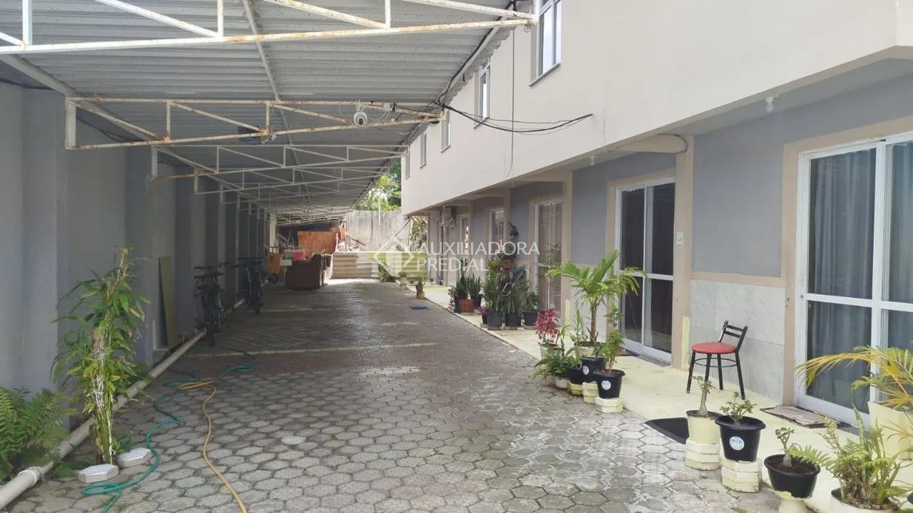 Pousada à venda contendo 6 lofts de 62 m² cada, no coração do Campeche