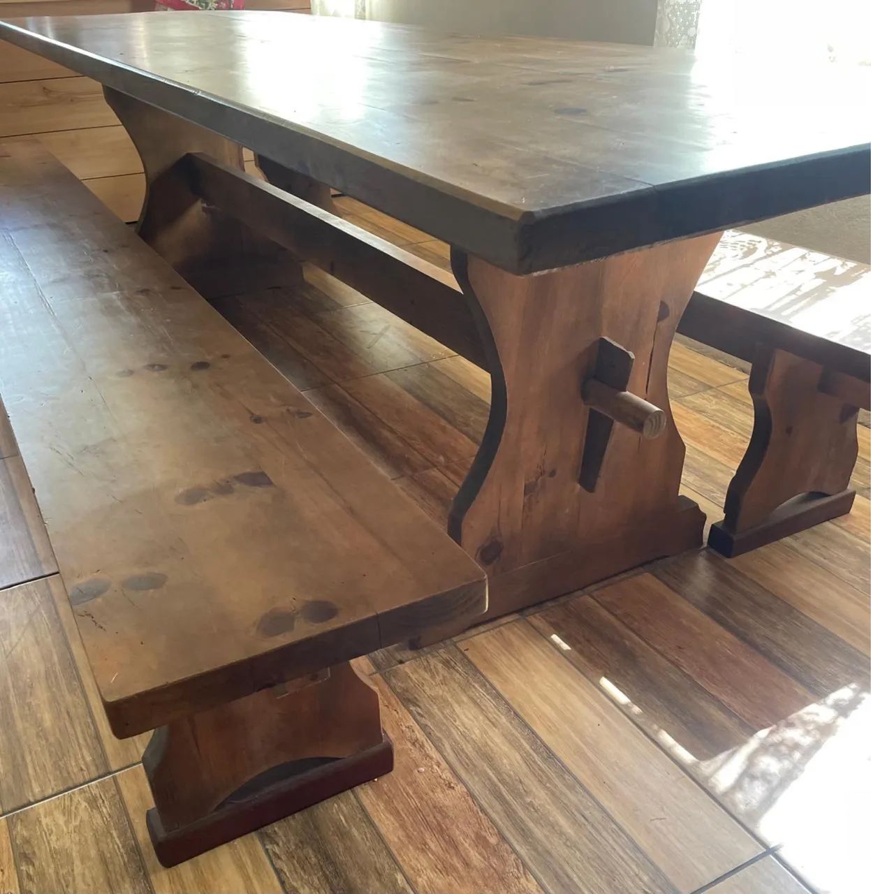 Mesa com bancos em madeira maciça  - Foto 2