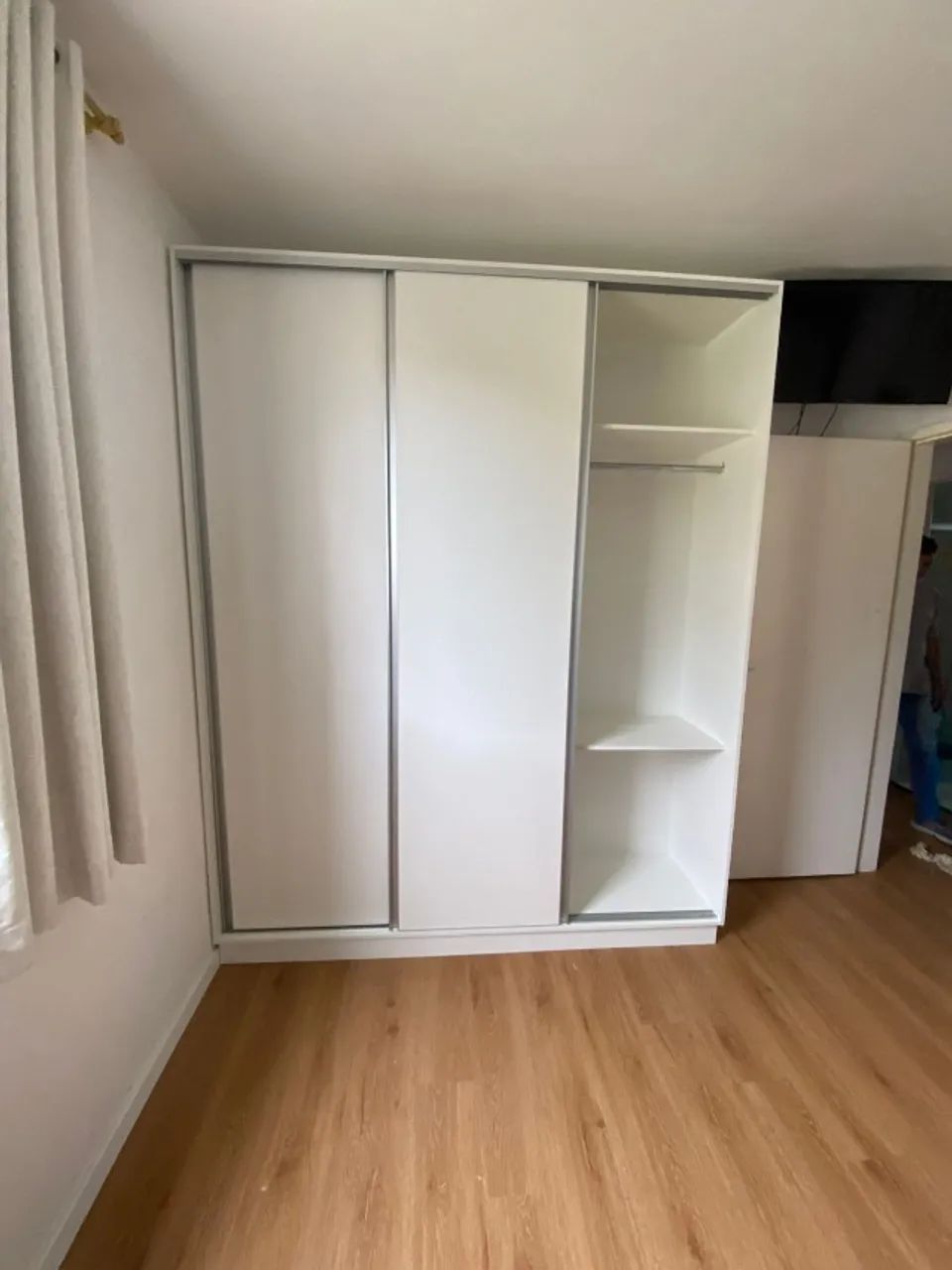 GUARDA ROUPA COM 3 PORTAS DE CORRER 100% MDF TEMOS APRONTA ENTREGA  - Foto 4
