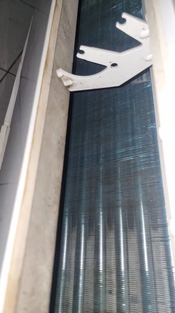 Ar condicionado 60mil btus  Electrolux  Funciona perfeitamente completo! - Foto 4