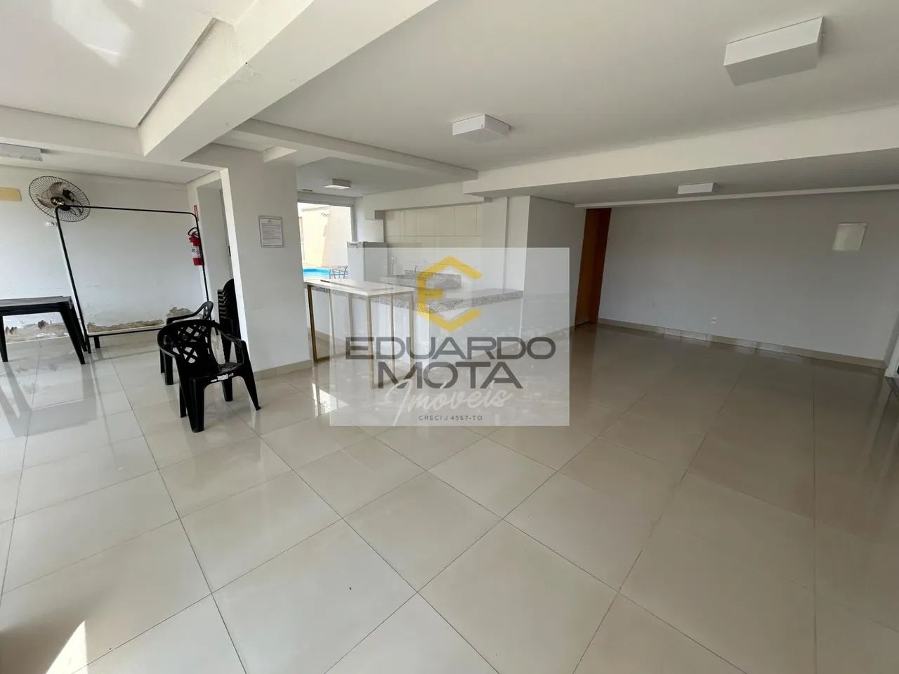 Alugo Apto 2/4 Mobiliado no Centro da Capital - Foto 3