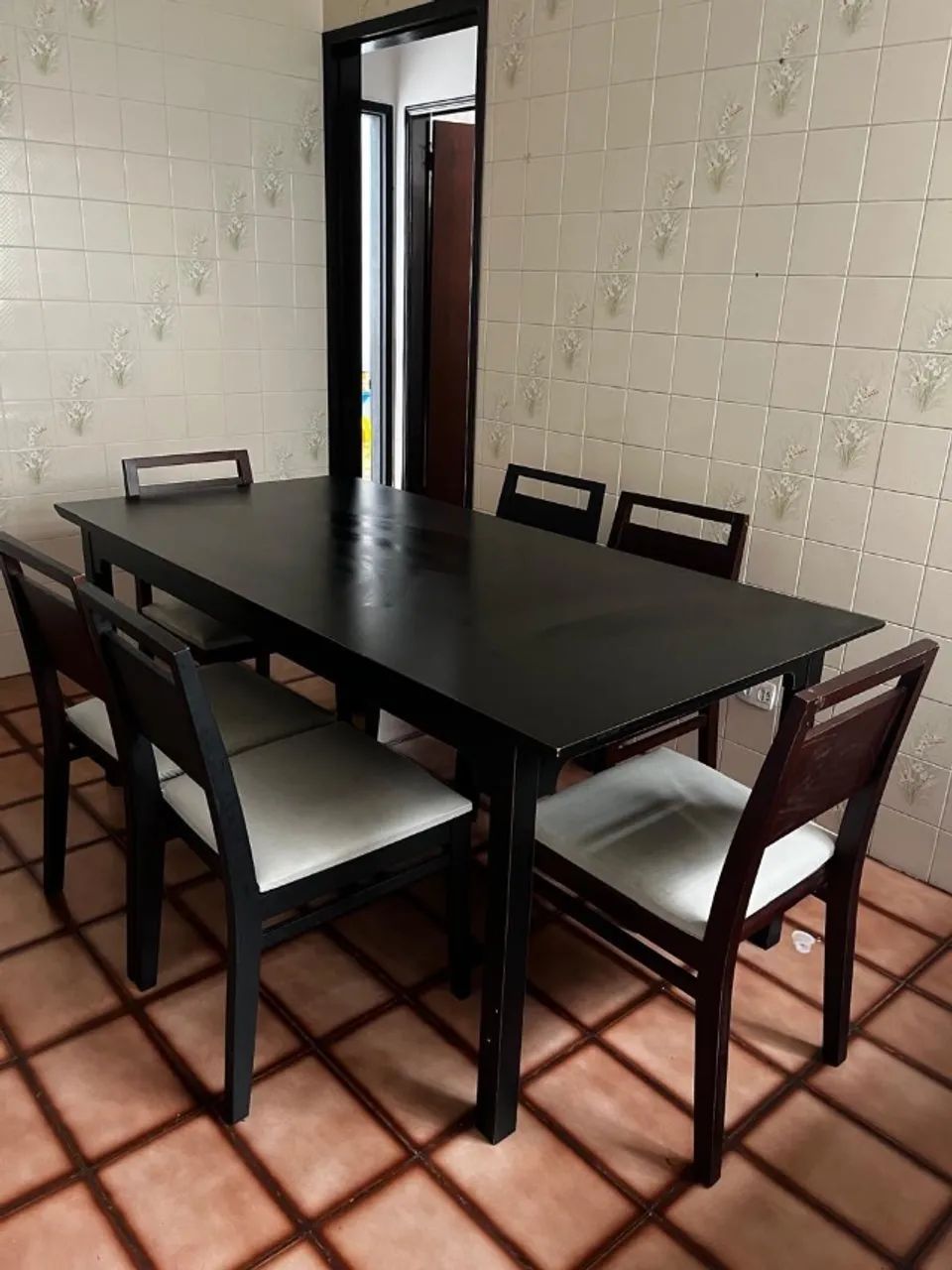 Mesa de Jantar em Madeira- 6 Cadeiras | Ótimo Estado