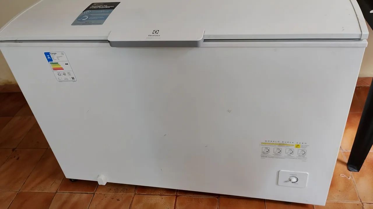 Vendo freezer novo 