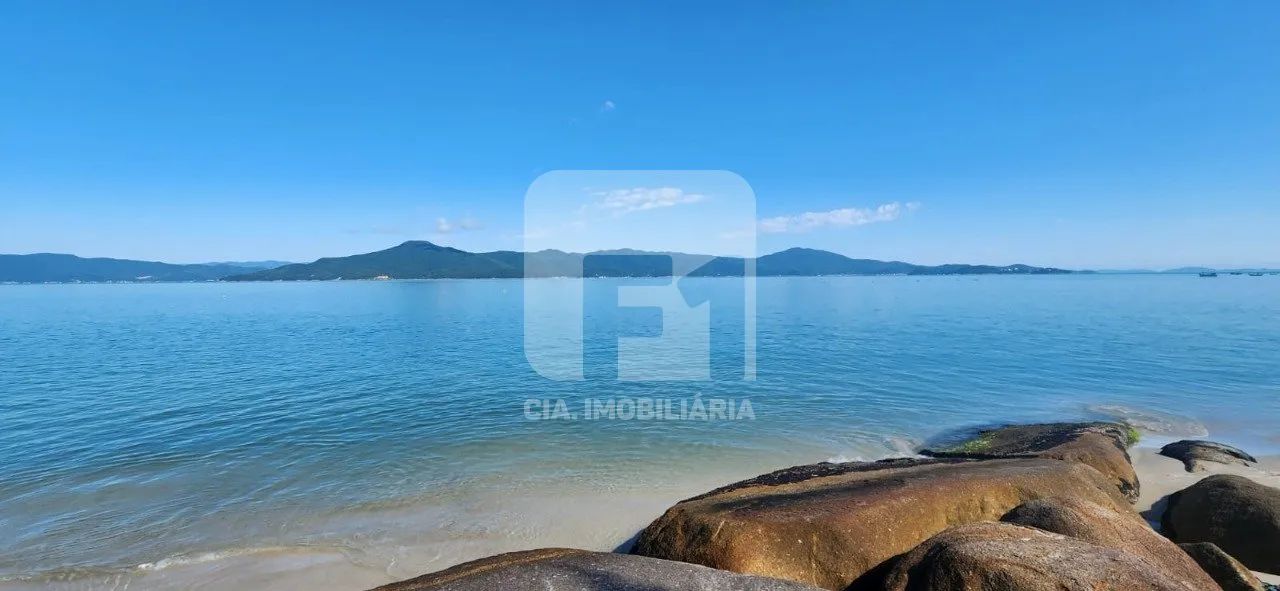 Terreno em frente ao mar da Praia da Daniela