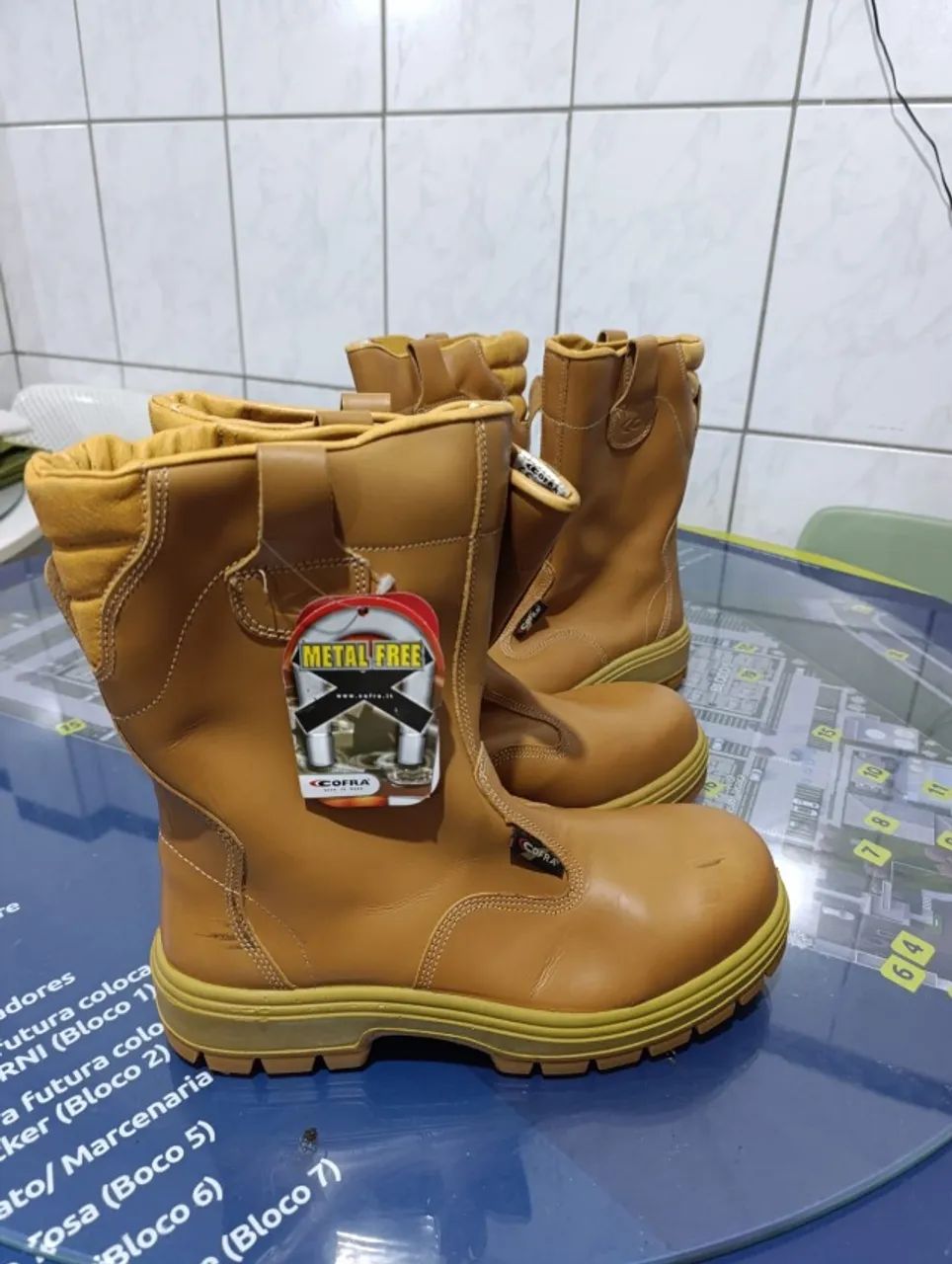 Botas de segurança fora da estrada