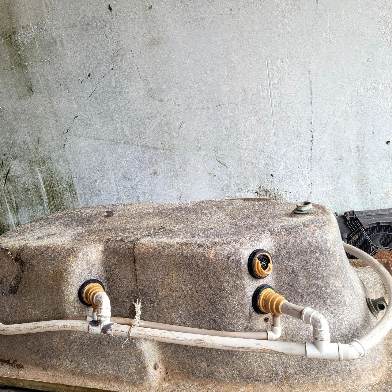 Banheira usada esta com a fibra original bicos otimo - Foto 4