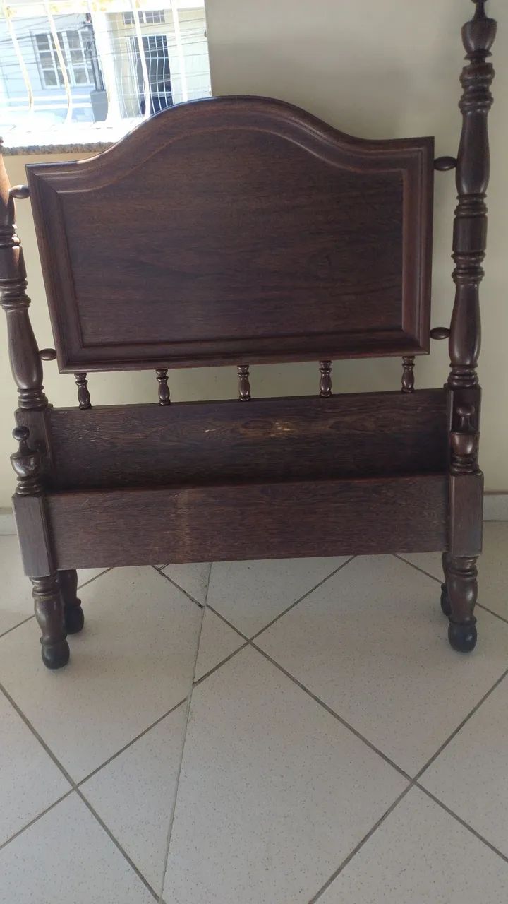 Cama de solteiro em macanaiba 