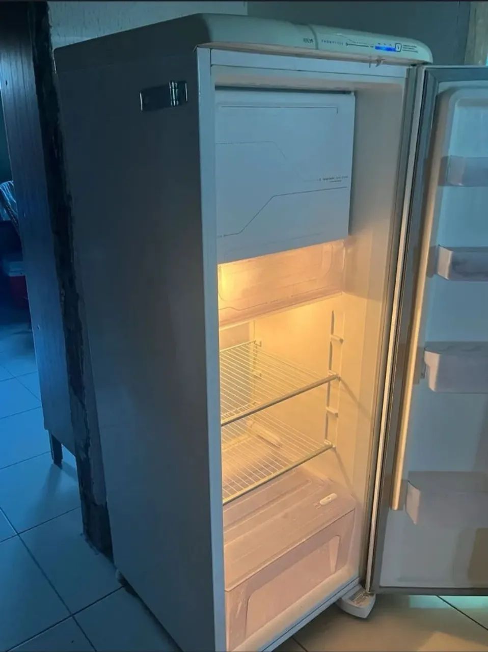 Vende-se geladeira Electrolux  - Foto 4