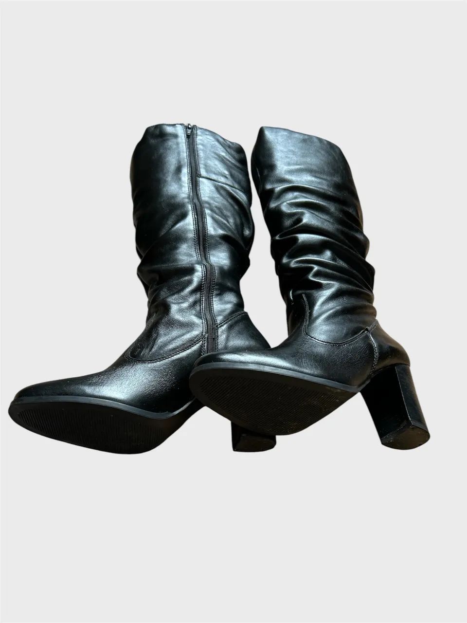 Bota de couro enrugada  stiletto - Foto 3