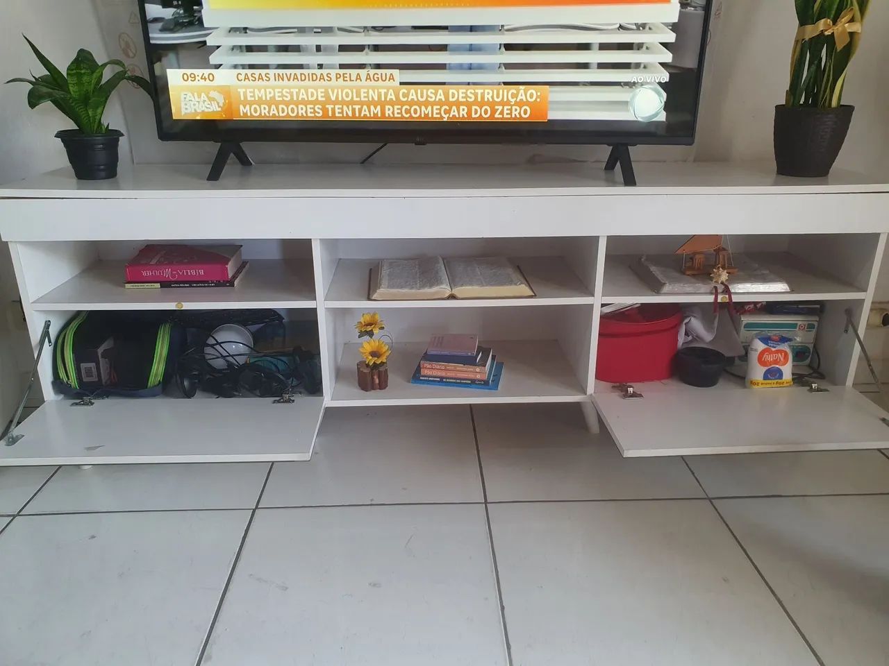 Rack branco retrô 2 portas com espelho  - Foto 2