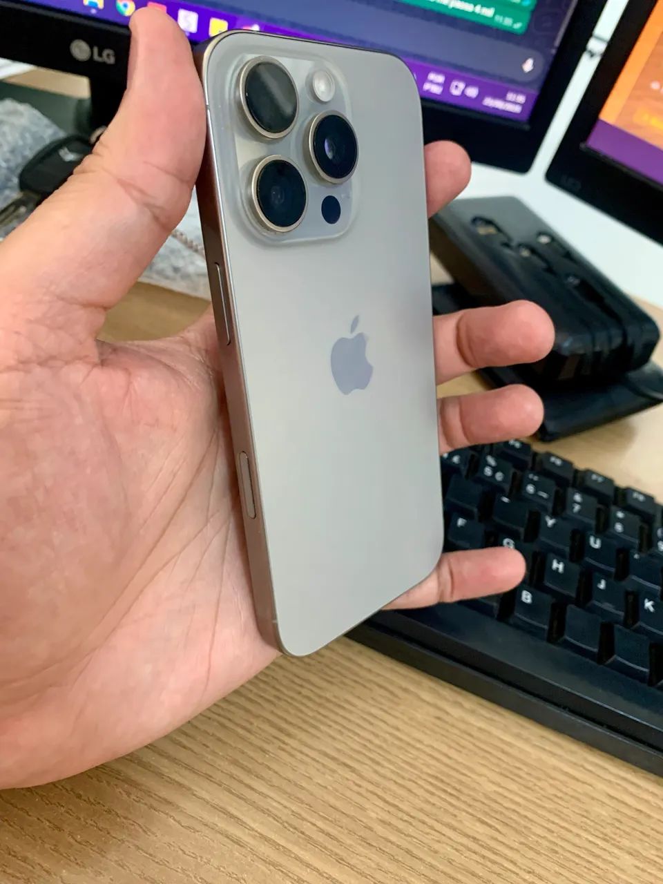 iPhone 16 pro 128gb Prata - Foto 2
